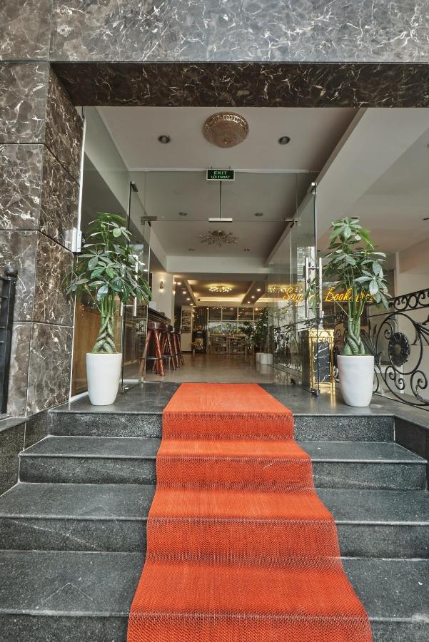 Sai Gon'S Book Hotel - The Airport Front Хошимин Экстерьер фото